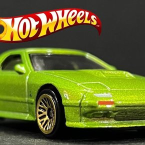 Hot Wheels Mazda Savanna RX-7 FC35 (89)